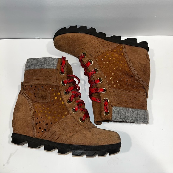 Sorel Wedge Boot, Lexie Gold Stars, Size 4  22cm - Picture 1 of 7